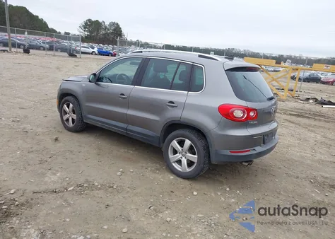 2010 Volkswagen Tiguan Wolfsburg Edition z USA, uszkodzony, nr VIN WVGAV7AX7AW001649